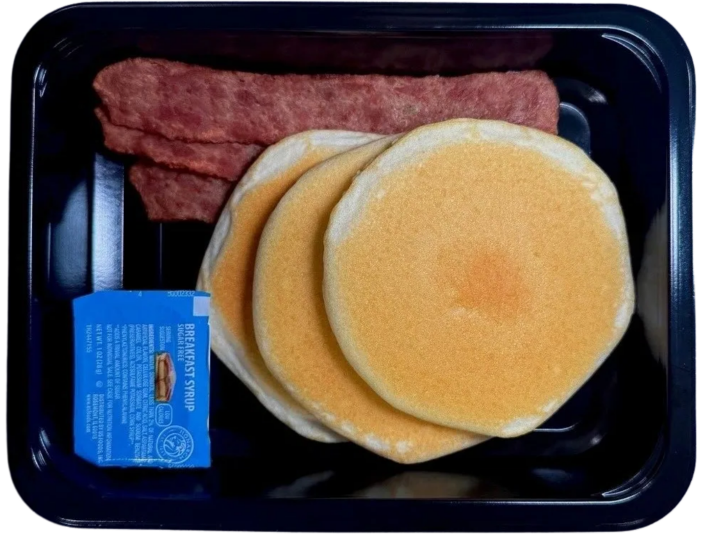 strawberry-shortcake-protein-pancakes-turkey-bacon-busy-body-meals