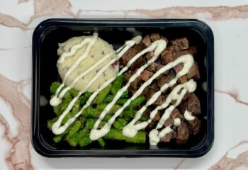 Garlic Aioli Steak, Mashed Potatoes & Asparagus